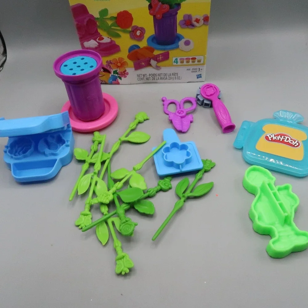 PLAY-DOH Florist Shop Set Flower Garden Dog Puppy Sesame street Tool Lot